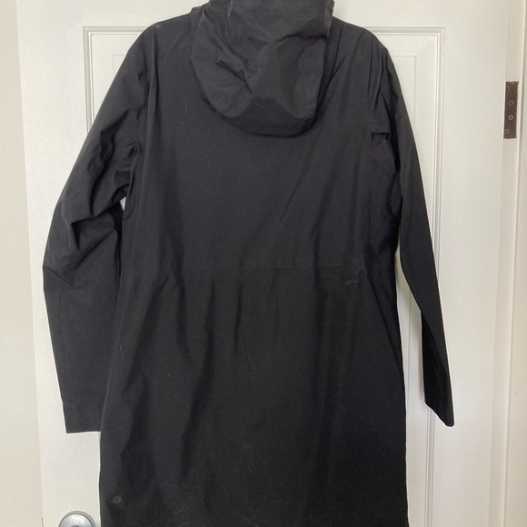 lululemon athletica Jackets & Blazers - Lululemon raincoat US SIZE 10  RRP $249